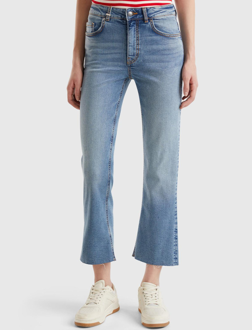 Kadın Koyu Mavi Streç Pamuklu Paçası Kesik Geniş Paça Denim Pantolon Kadın Koyu Mavi Streç Pamuklu Paçası Kesik Geniş Paça Denim Pantolon