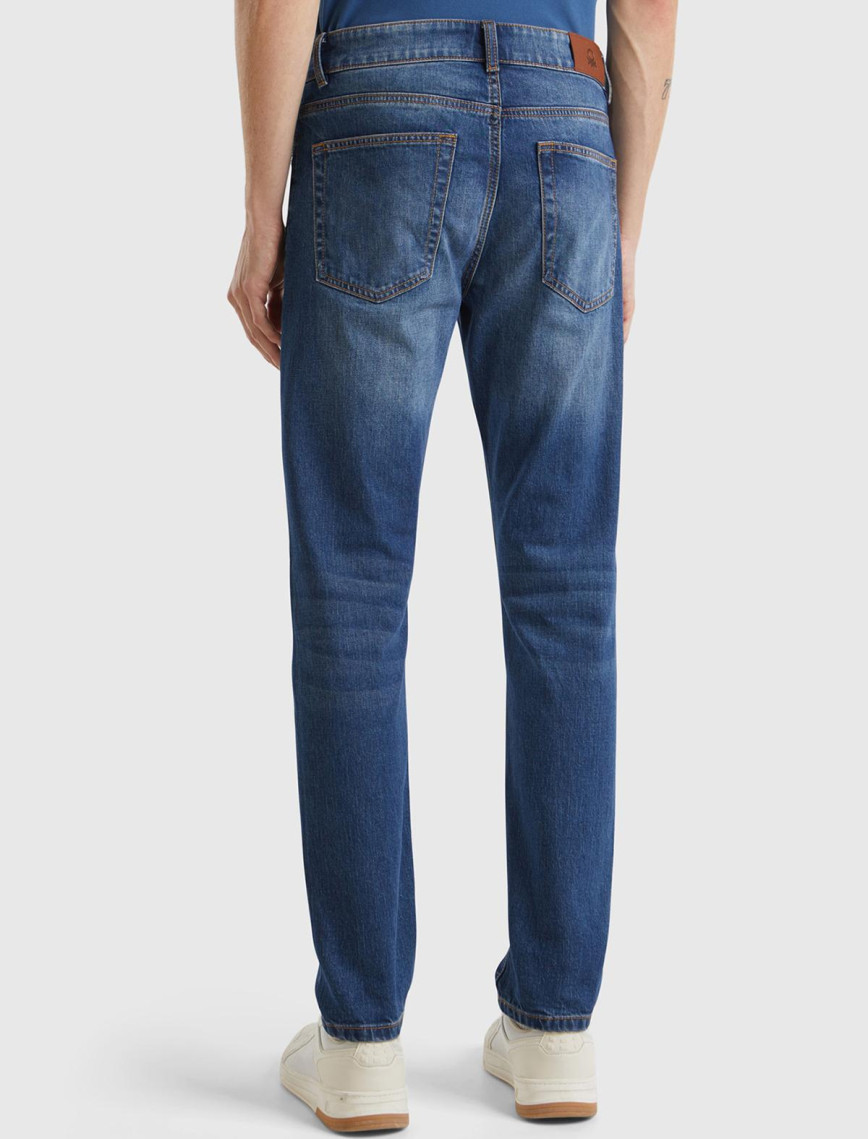 Erkek Koyu Mavi Pamuk Karışımlı Arkası Logo Etiketli Cepli Slim Fit Denim Pantolon
