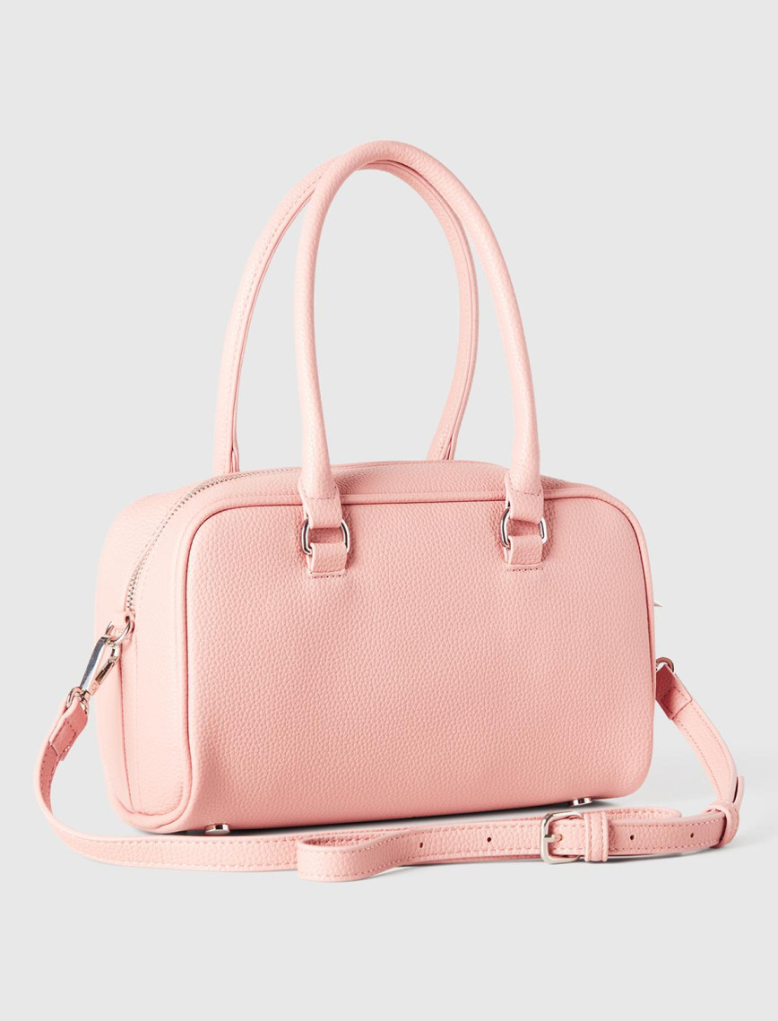 Kadın Pembe Kabartma Logolu Çift Saplı Omuz Çantası Kadın Pembe Kabartma Logolu Çift Saplı Omuz Çantası