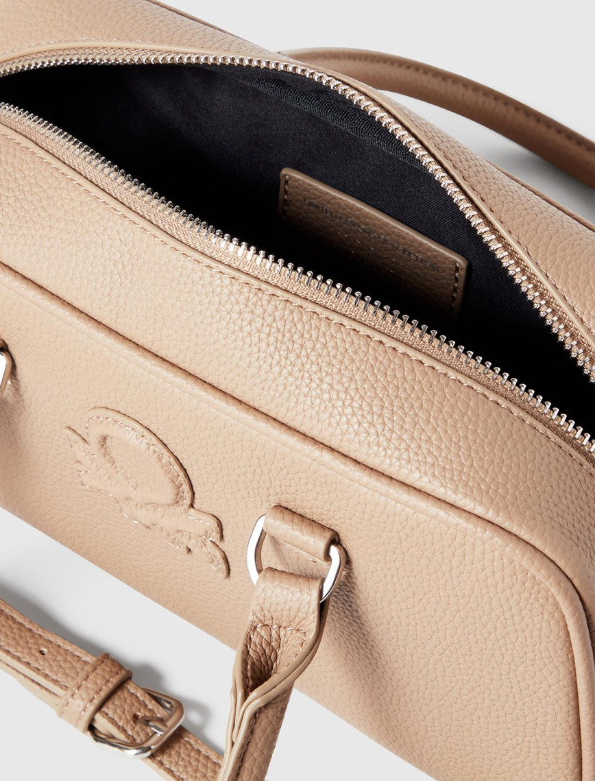 Kadın Bej Kabartma Logolu Çift Saplı Omuz Çantası Kadın Bej Kabartma Logolu Çift Saplı Omuz Çantası