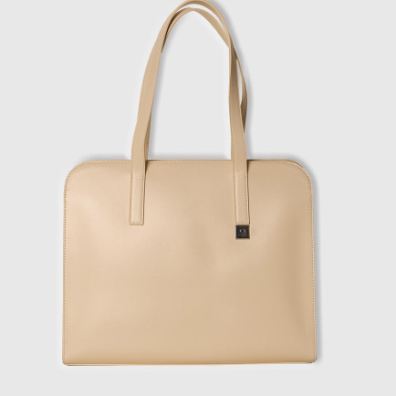 Kadın Taş Rengi Logo Detaylı Metal Plakalı Fermuarlı Geniş Tote Çanta Kadın Taş Rengi Logo Detaylı Metal Plakalı Fermuarlı Geniş Tote Çanta