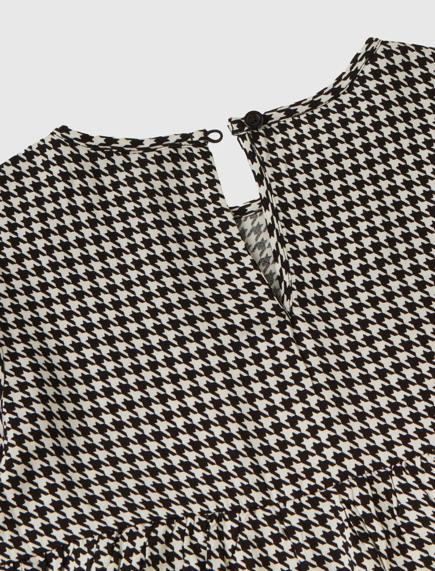 Kız Çocuk Siyah Tamamı Desenli Volanlı Elbise Kız Çocuk Siyah Tamamı Desenli Volanlı Elbise