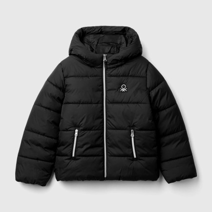 Kız Çocuk Siyah Sol Göğsü Logo İşlemeli Cepli Kapüşonlu Yüksek Yaka Mont Kız Çocuk Siyah Sol Göğsü Logo İşlemeli Cepli Kapüşonlu Yüksek Yaka Mont