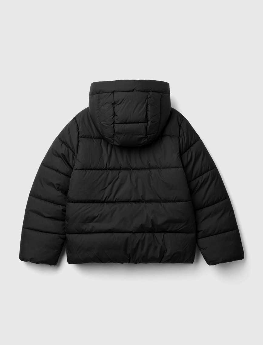 Kız Çocuk Siyah Sol Göğsü Logo İşlemeli Cepli Kapüşonlu Yüksek Yaka Mont Kız Çocuk Siyah Sol Göğsü Logo İşlemeli Cepli Kapüşonlu Yüksek Yaka Mont