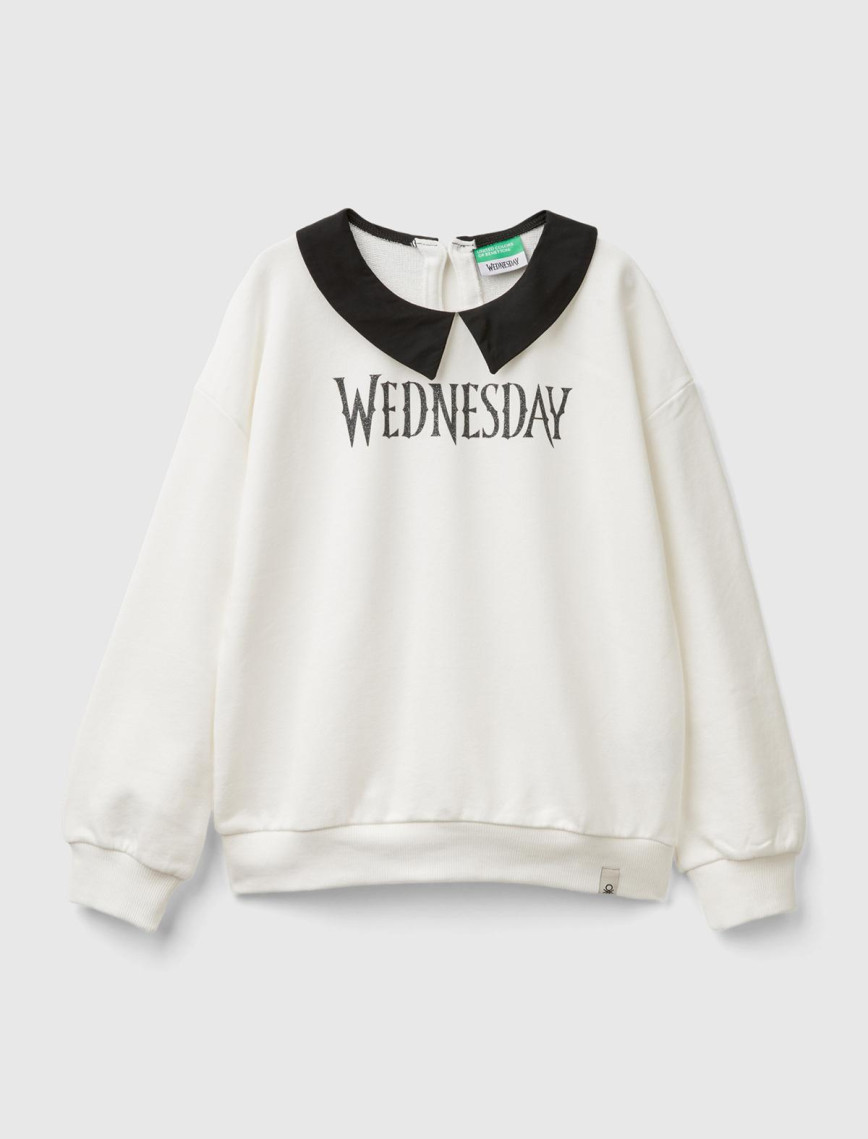 Kız Çocuk Beyaz Etek Ucu Logo Etiketli Önü Parlak Wednesday Baskılı Sweatshirt Kız Çocuk Beyaz Etek Ucu Logo Etiketli Önü Parlak Wednesday Baskılı Sweatshirt