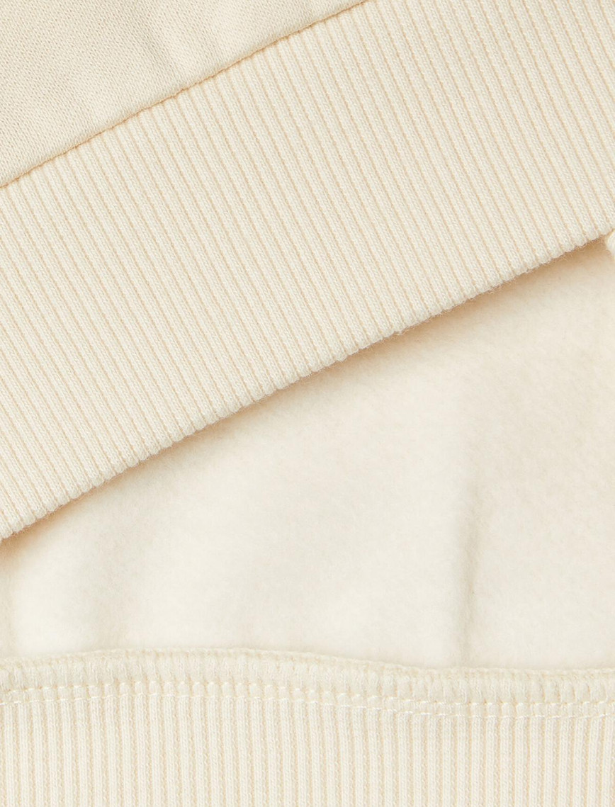 Kız Çocuk Ekru Önü Kalpli Payetli Düşük Omuz Bisiklet Yaka Sweatshirt