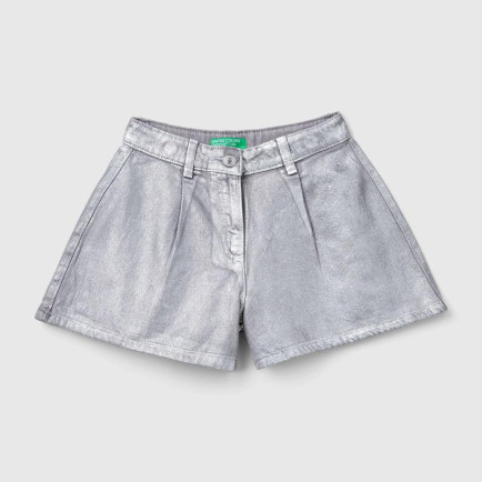 Kız Çocuk Gümüş Önü Logo Detaylı 2 Pileli Kullanılmış Efektli Bermuda Şort Kız Çocuk Gümüş Önü Logo Detaylı 2 Pileli Kullanılmış Efektli Bermuda Şort