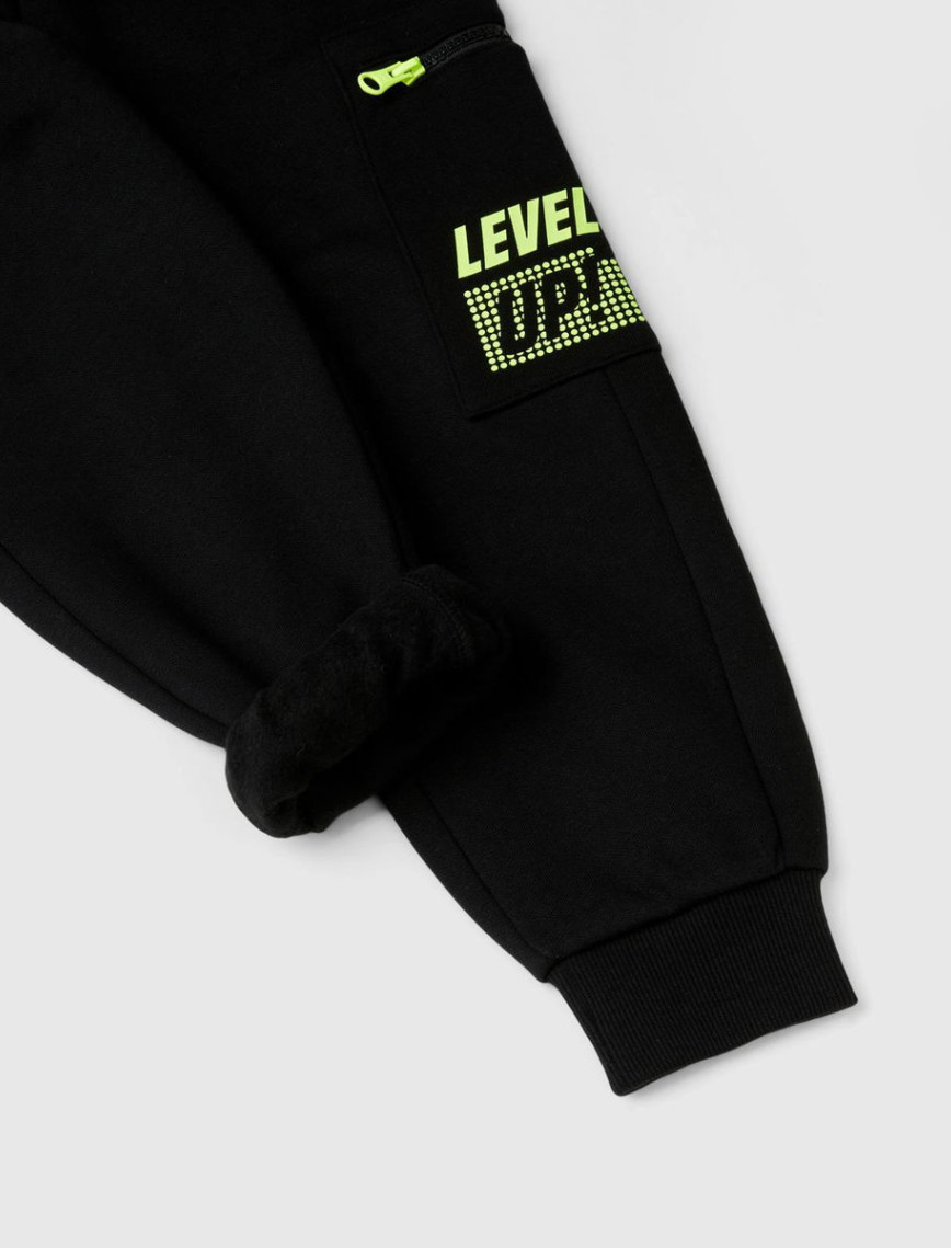 Erkek Çocuk Siyah 3 Boyutlu Baskılı Sol Yanı Cepli Beli Lastikli Eşofman Altı