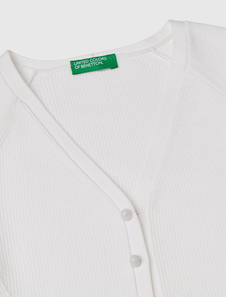 Kız Çocuk Beyaz Viskoz Karışımlı Nervür Motifli V Yaka Hırka Kız Çocuk Beyaz Viskoz Karışımlı Nervür Motifli V Yaka Hırka