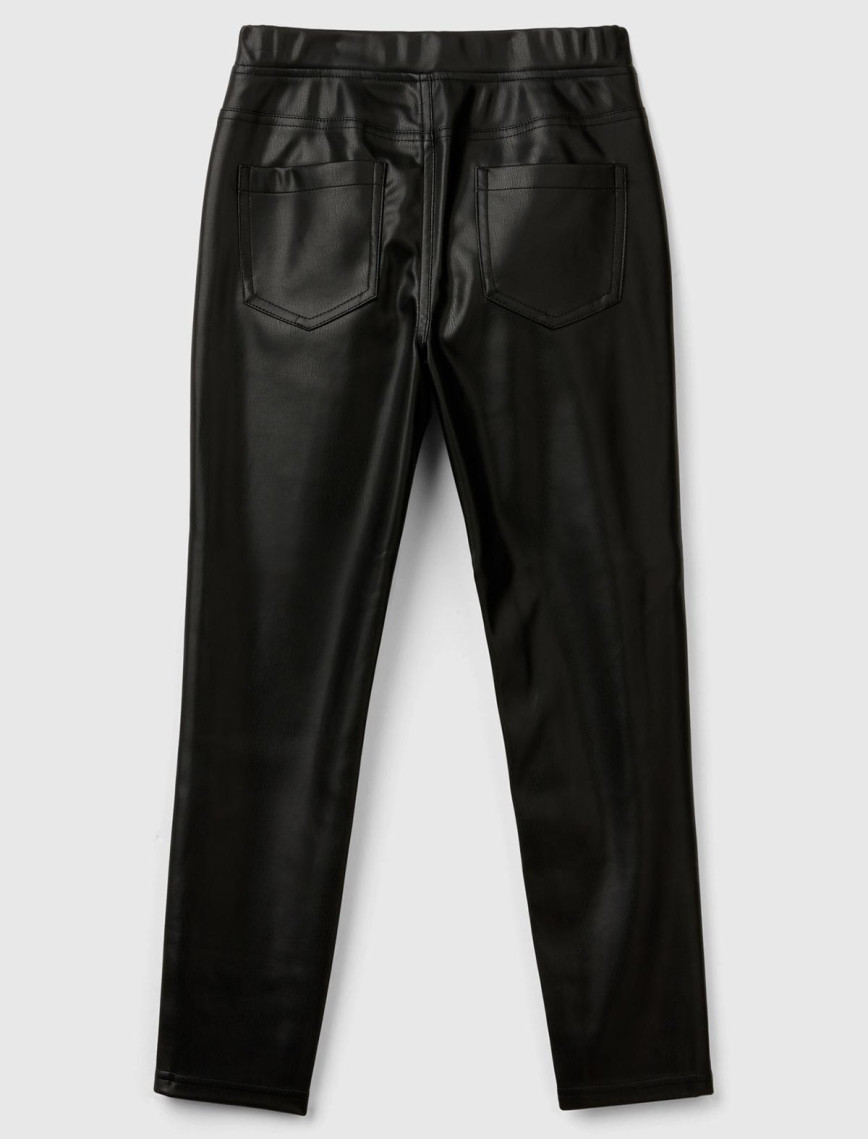 Kız Çocuk Siyah Önü Yalancı Arkası Yama Cepli Streç Suni Deri Pantolon Kız Çocuk Siyah Önü Yalancı Arkası Yama Cepli Streç Suni Deri Pantolon