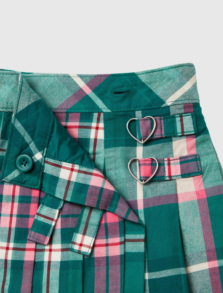 Kız Çocuk Yeşil Mix Tamamı Desenli Toka Detaylı Pileli Anvelop Etek Kız Çocuk Yeşil Mix Tamamı Desenli Toka Detaylı Pileli Anvelop Etek