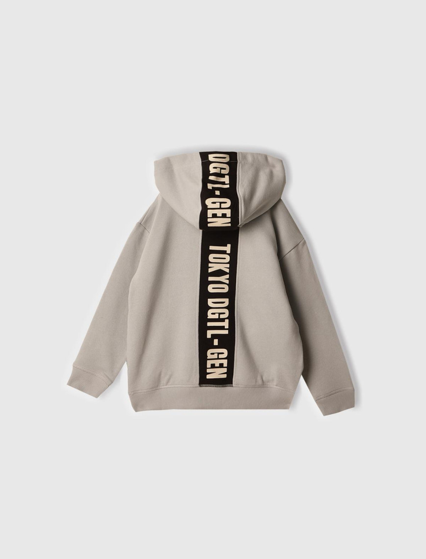 Erkek Çocuk Gri Melanj Baskı Şerit Detaylı Logo Etiketli Kapüşonlu Sweatshirt Erkek Çocuk Gri Melanj Baskı Şerit Detaylı Logo Etiketli Kapüşonlu Sweatshirt