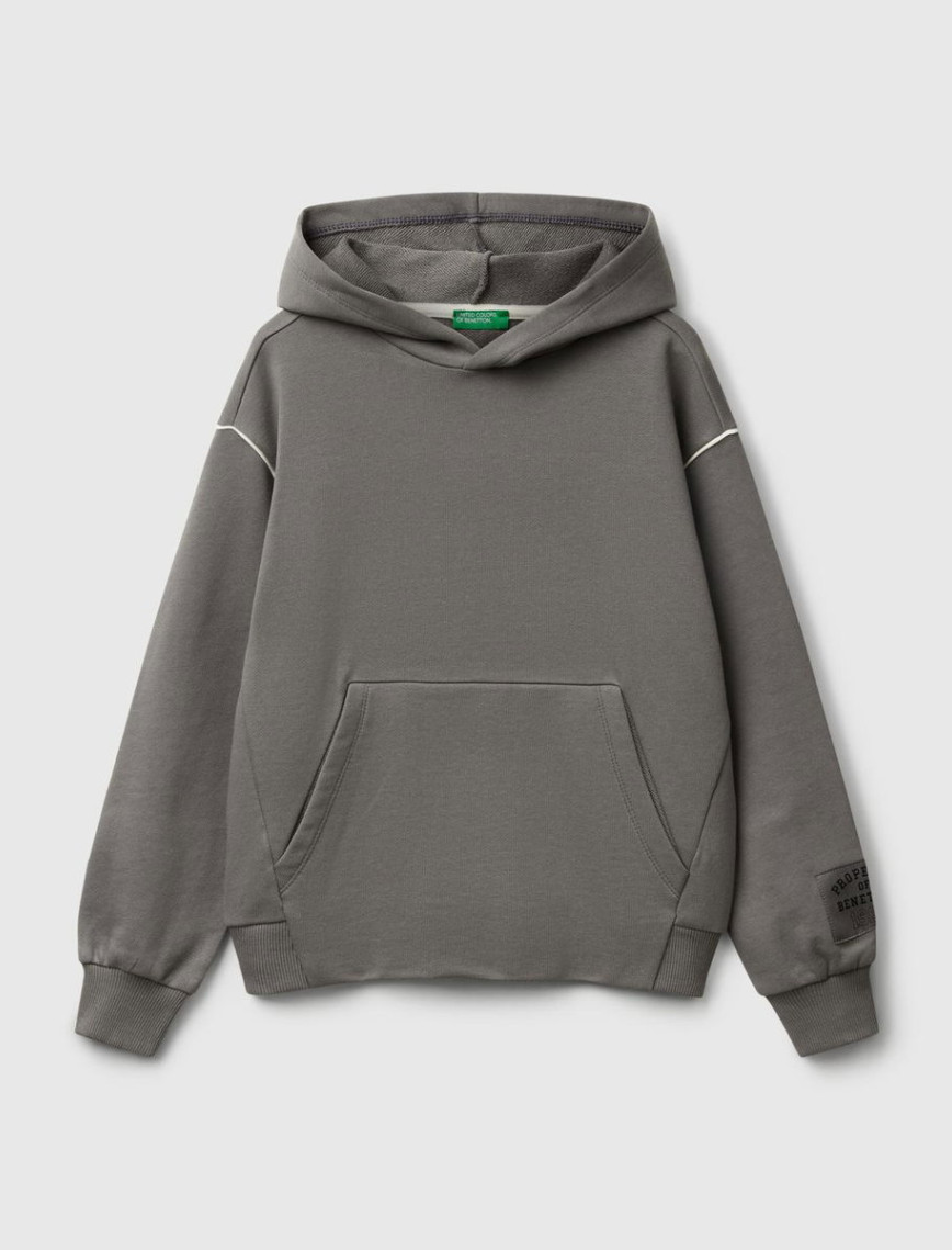 Erkek Çocuk Havacı Mavi Sırtı Şerit Detaylı Logolu Kese Cepli Kapüşonlu Sweatshirt Erkek Çocuk Havacı Mavi Sırtı Şerit Detaylı Logolu Kese Cepli Kapüşonlu Sweatshirt