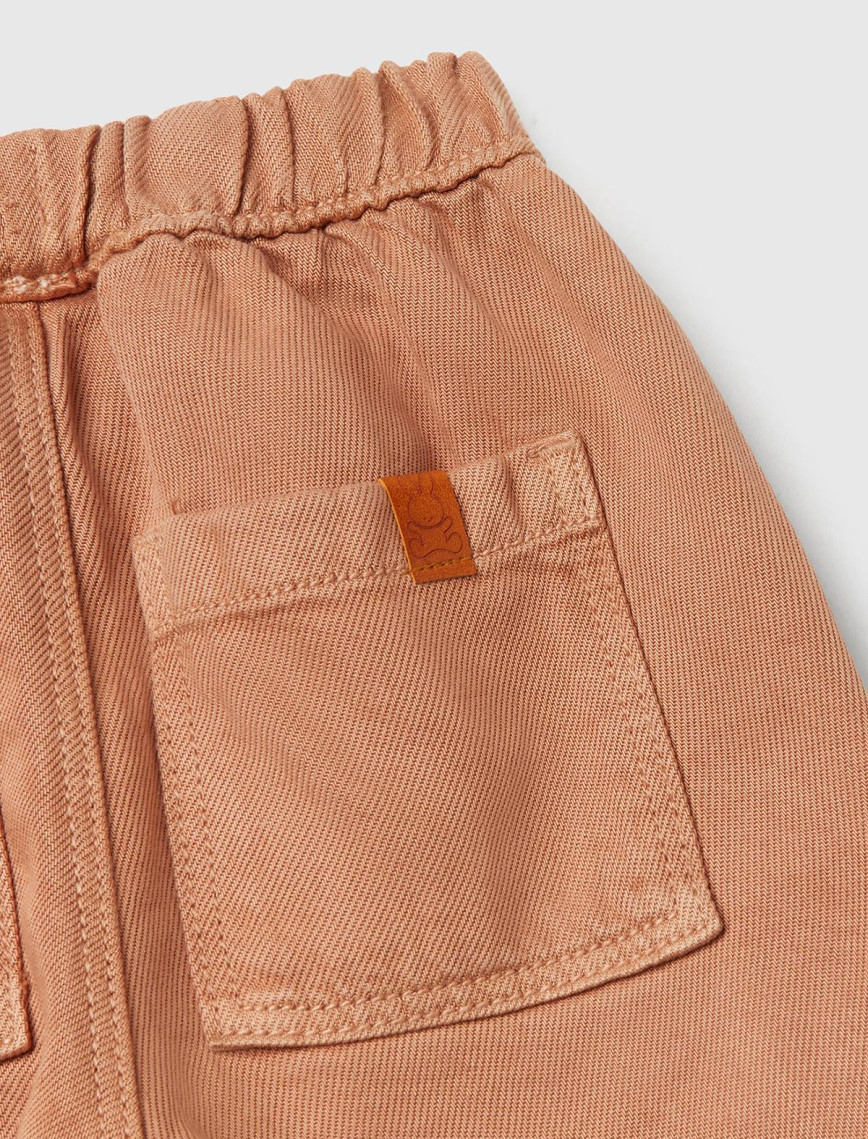 Bebek Tarçın Logo Detaylı Beli Lastikli Büzgü İpli Yama Cepli Pantolon Bebek Tarçın Logo Detaylı Beli Lastikli Büzgü İpli Yama Cepli Pantolon