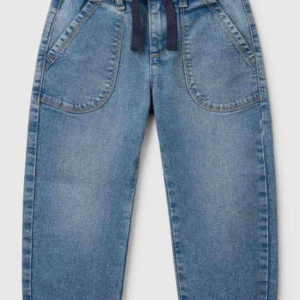 Erkek Çocuk Açık Denim Beli Büzgü İpli Yama Cepli Denim Havuç Pantolon Erkek Çocuk Açık Denim Beli Büzgü İpli Yama Cepli Denim Havuç Pantolon