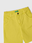 Erkek Çocuk Sarı Eskitilmiş Efektli Normal Bel Straight Bermuda Şort