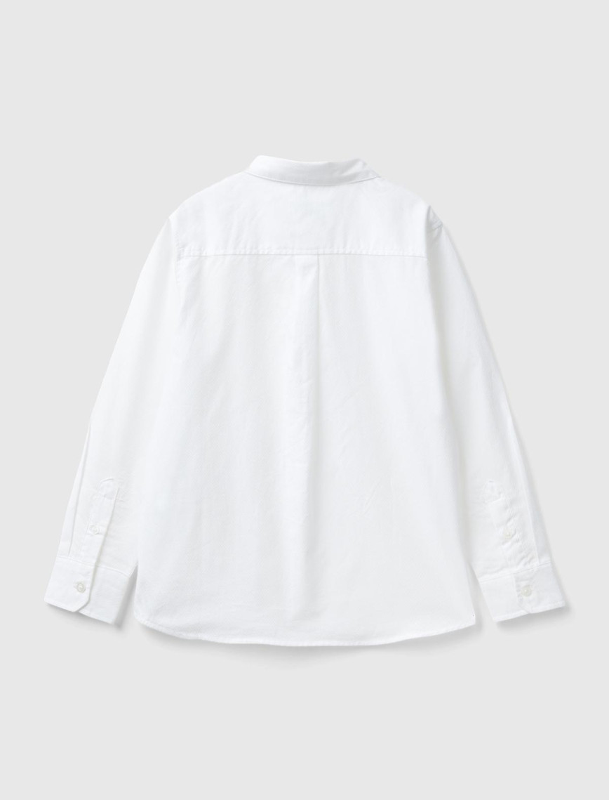 Erkek Çocuk Beyaz Önü Logo İşlemeli Düğmeli Armürlü Gömlek Erkek Çocuk Beyaz Önü Logo İşlemeli Düğmeli Armürlü Gömlek