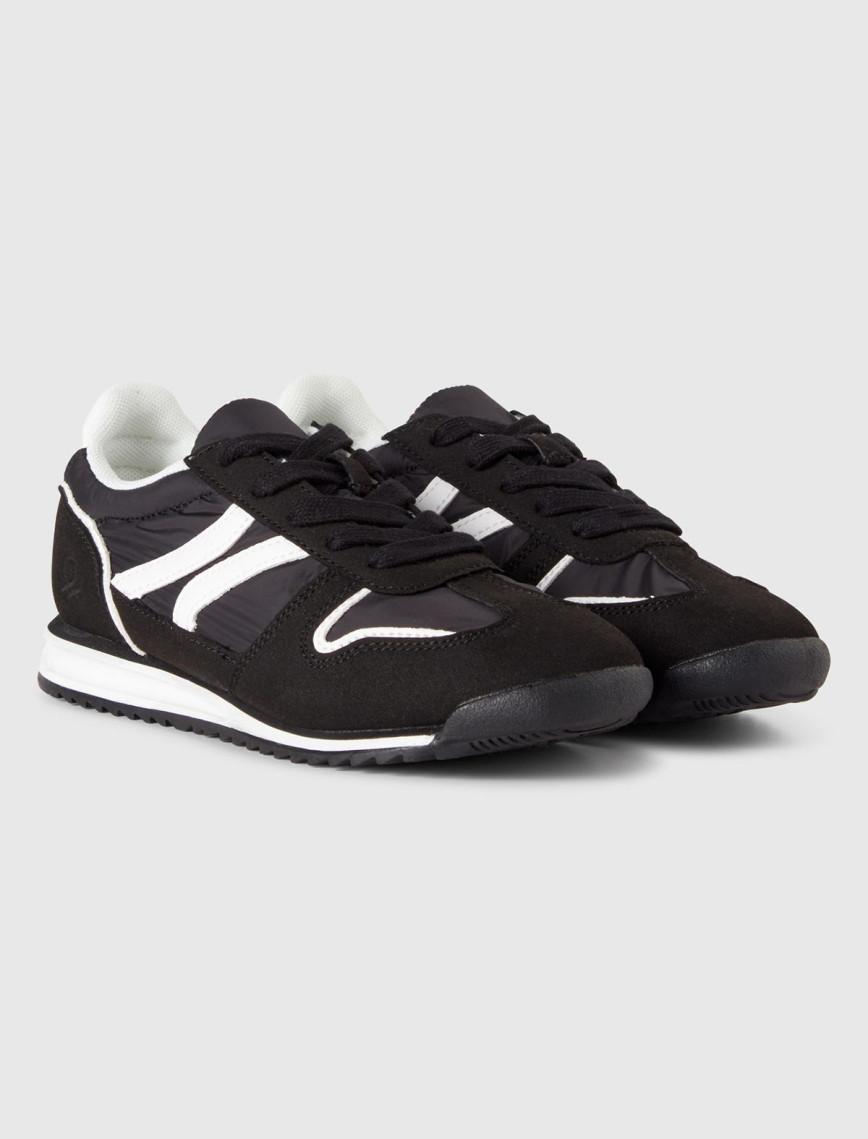 Erkek Çocuk Siyah Süet ve Deri Görünüm Parçalı Sneaker Erkek Çocuk Siyah Süet ve Deri Görünüm Parçalı Sneaker