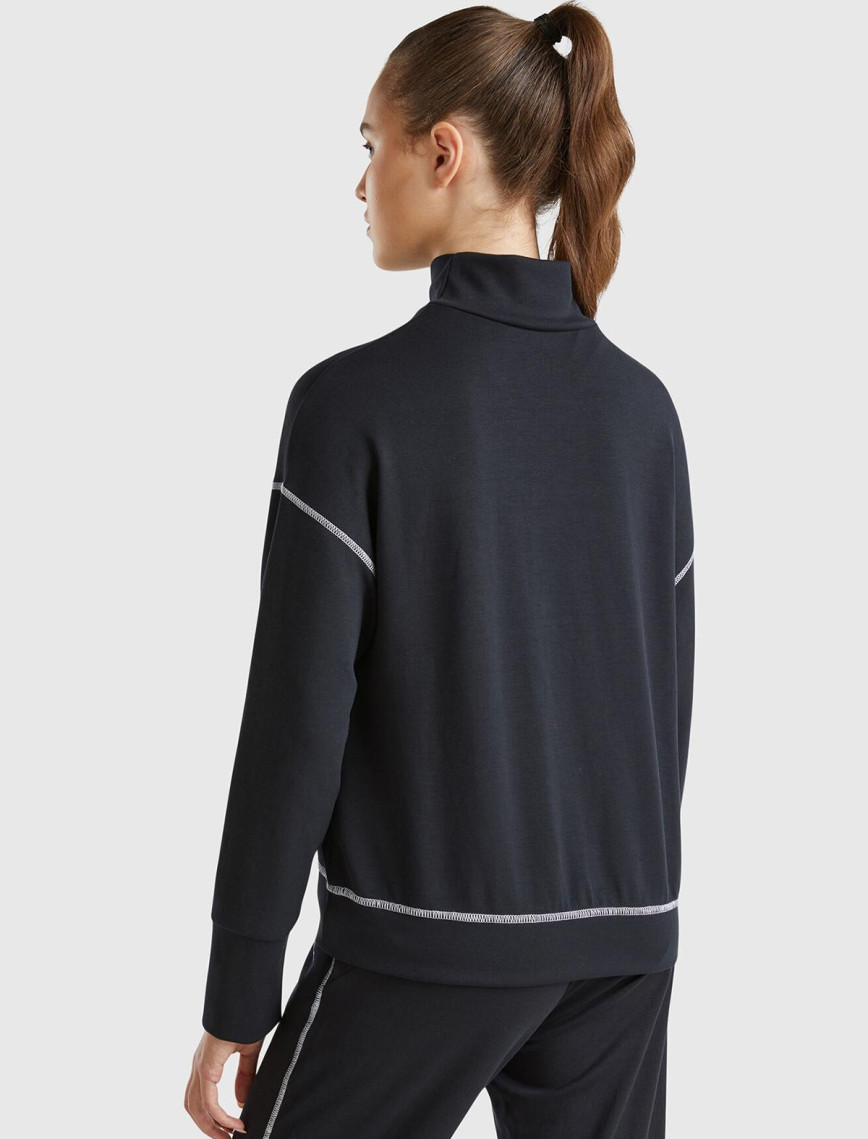 Kadın Siyah Modal Karışımlı Önü Fermuarlı Yüksek Yaka Sweatshirt Kadın Siyah Modal Karışımlı Önü Fermuarlı Yüksek Yaka Sweatshirt