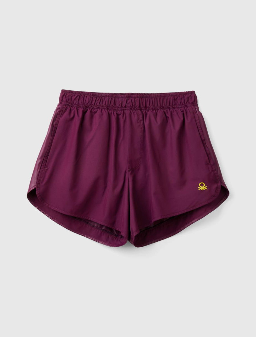 Kadın Bordo Logo Baskılı Beli Büzgülü Yanları Yırtmaçlı Şort Kadın Bordo Logo Baskılı Beli Büzgülü Yanları Yırtmaçlı Şort