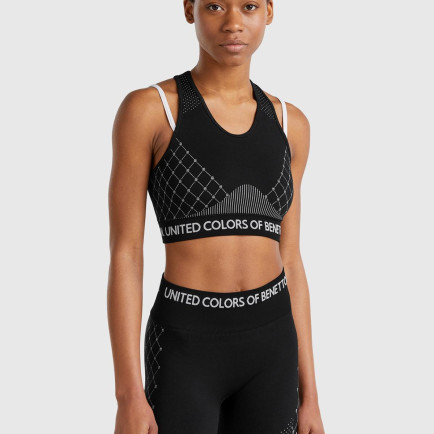 Kadın Siyah Desenli Beli Logo Bantlı Askı Detaylı Crop Atlet Kadın Siyah Desenli Beli Logo Bantlı Askı Detaylı Crop Atlet