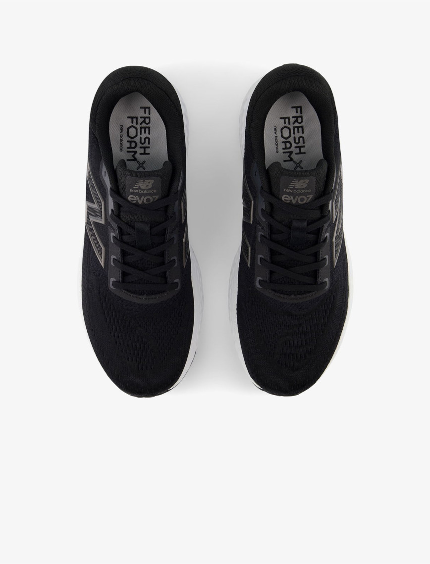 New Balance Fresh Foam EVOZ v4 Erkek Siyah Koşu Ayakkabısı New Balance Fresh Foam EVOZ v4 Erkek Siyah Koşu Ayakkabısı