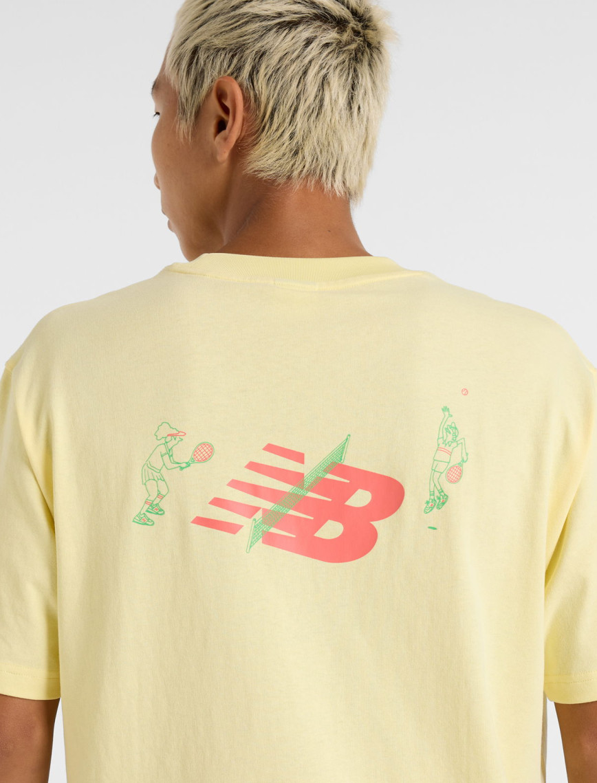 New Balance Athletics Tennis Cartoon Erkek Sarı T-Shirt New Balance Athletics Tennis Cartoon Erkek Sarı T-Shirt