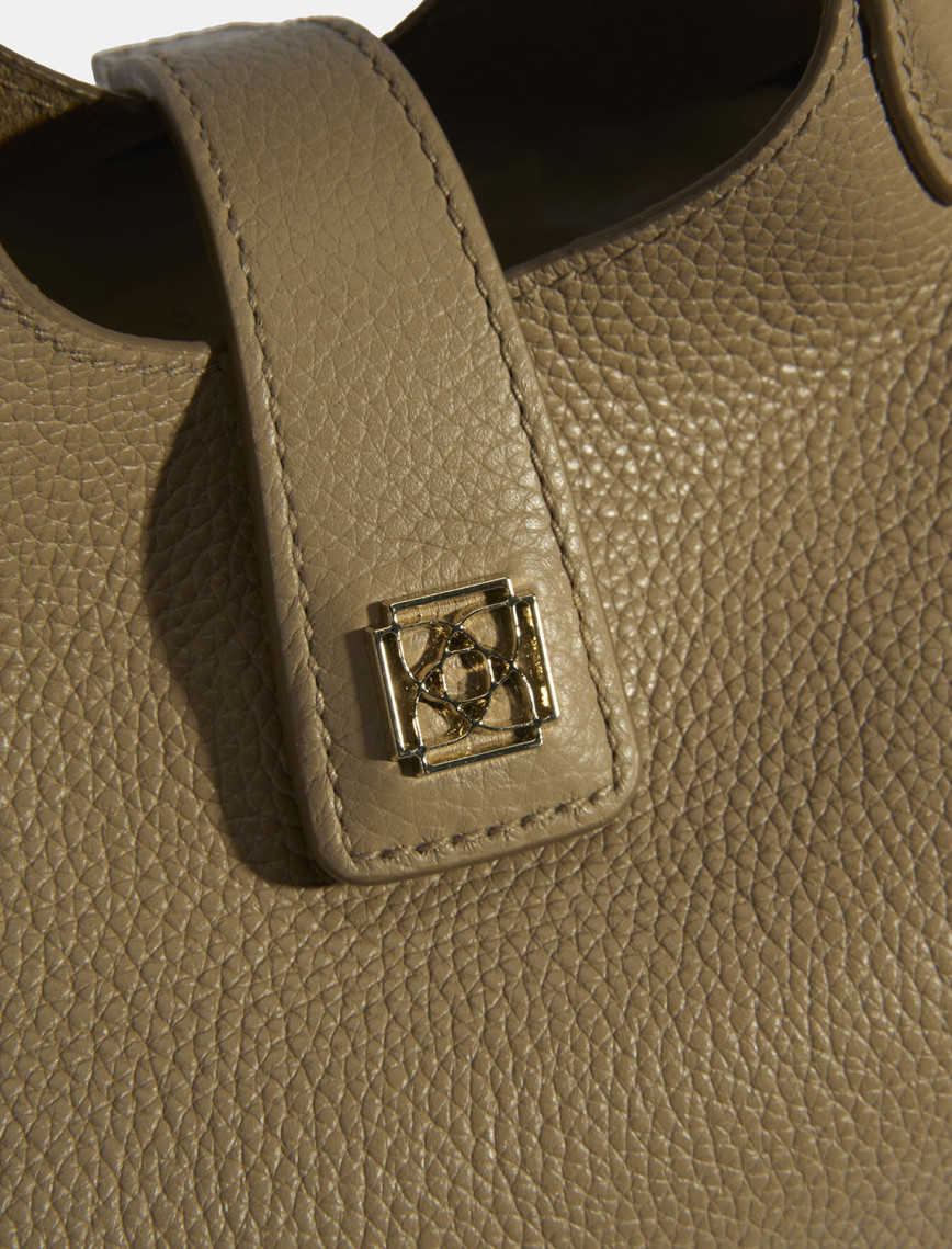 Kadın Koyu Bej Deri Omuz Çantası Kadın Koyu Bej Deri Omuz Çantası