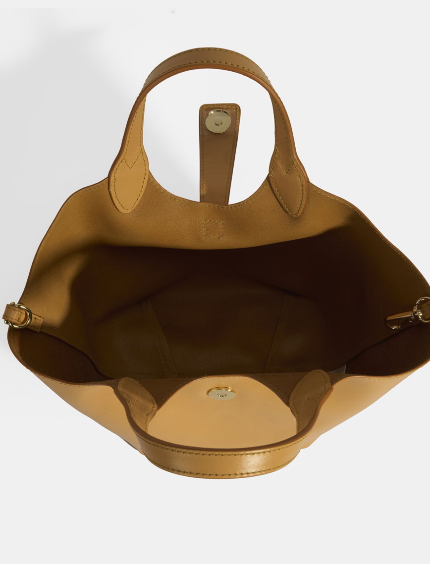 Kadın Turuncu Deri Omuz Çantası Kadın Turuncu Deri Omuz Çantası