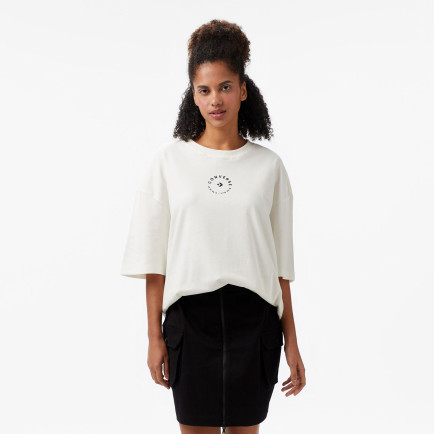 Converse Star Chevron Baskılı Oversize Fit Kadın Krem T-Shirt Converse Star Chevron Baskılı Oversize Fit Kadın Krem T-Shirt