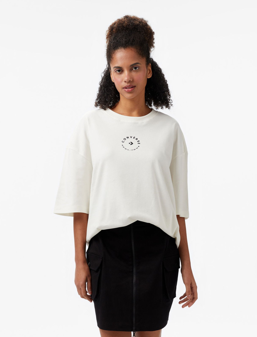 Converse Star Chevron Baskılı Oversize Fit Kadın Siyah T-Shirt Converse Star Chevron Baskılı Oversize Fit Kadın Siyah T-Shirt