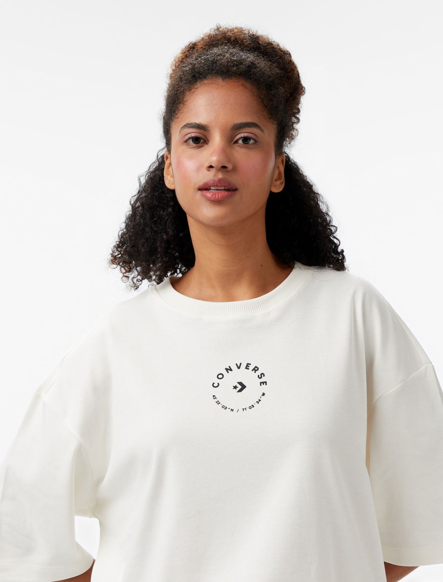 Converse Star Chevron Baskılı Oversize Fit Kadın Krem T-Shirt Converse Star Chevron Baskılı Oversize Fit Kadın Krem T-Shirt