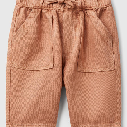 Bebek Tarçın Logo Detaylı Beli Lastikli Büzgü İpli Yama Cepli Pantolon Bebek Tarçın Logo Detaylı Beli Lastikli Büzgü İpli Yama Cepli Pantolon