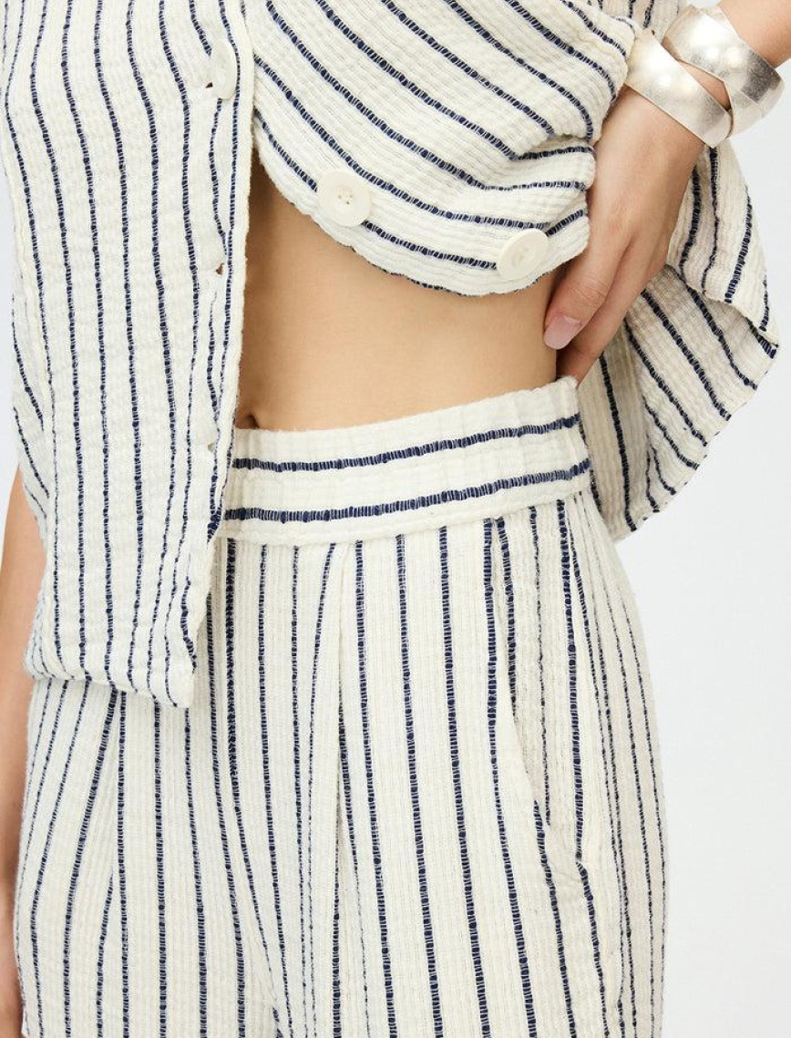 İKİKIZ Lacivert Çizgili Yelek Kadın Renkli İKİKIZ Lacivert Çizgili Yelek Kadın Renkli