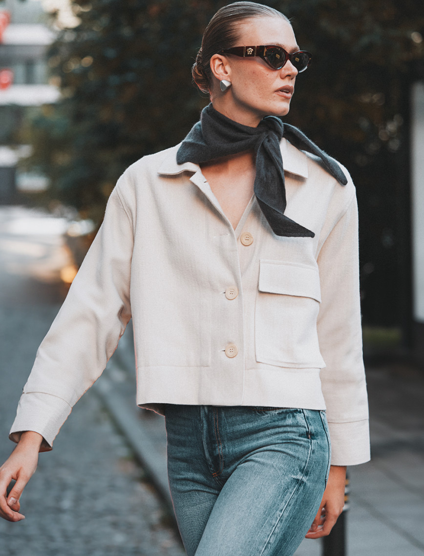 İKİKIZ Balıksırtı Kısa Ceket Kadın Bej İKİKIZ Balıksırtı Kısa Ceket Kadın Bej