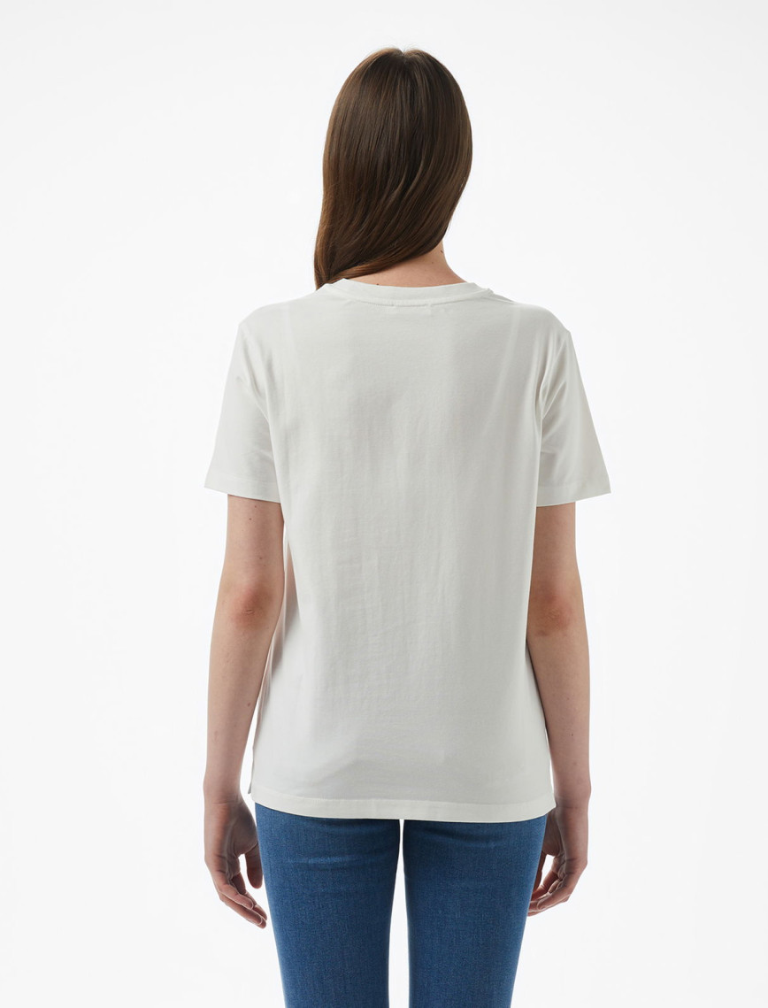 Brooks Brothers Bisiklet Yaka Önü Bb Nakışlı Kadın Beyaz T-Shirt Brooks Brothers Bisiklet Yaka Önü Bb Nakışlı Kadın Beyaz T-Shirt