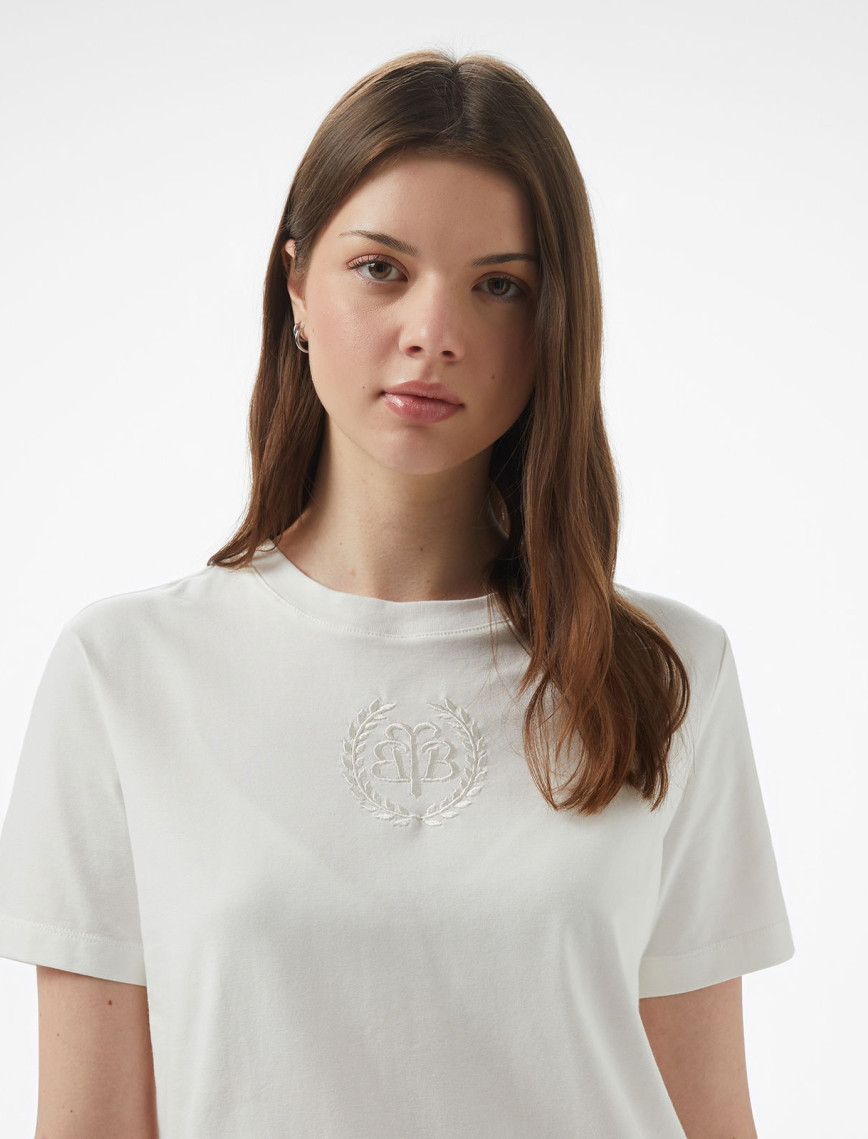 Brooks Brothers Bisiklet Yaka Önü Bb Nakışlı Kadın Beyaz T-Shirt Brooks Brothers Bisiklet Yaka Önü Bb Nakışlı Kadın Beyaz T-Shirt