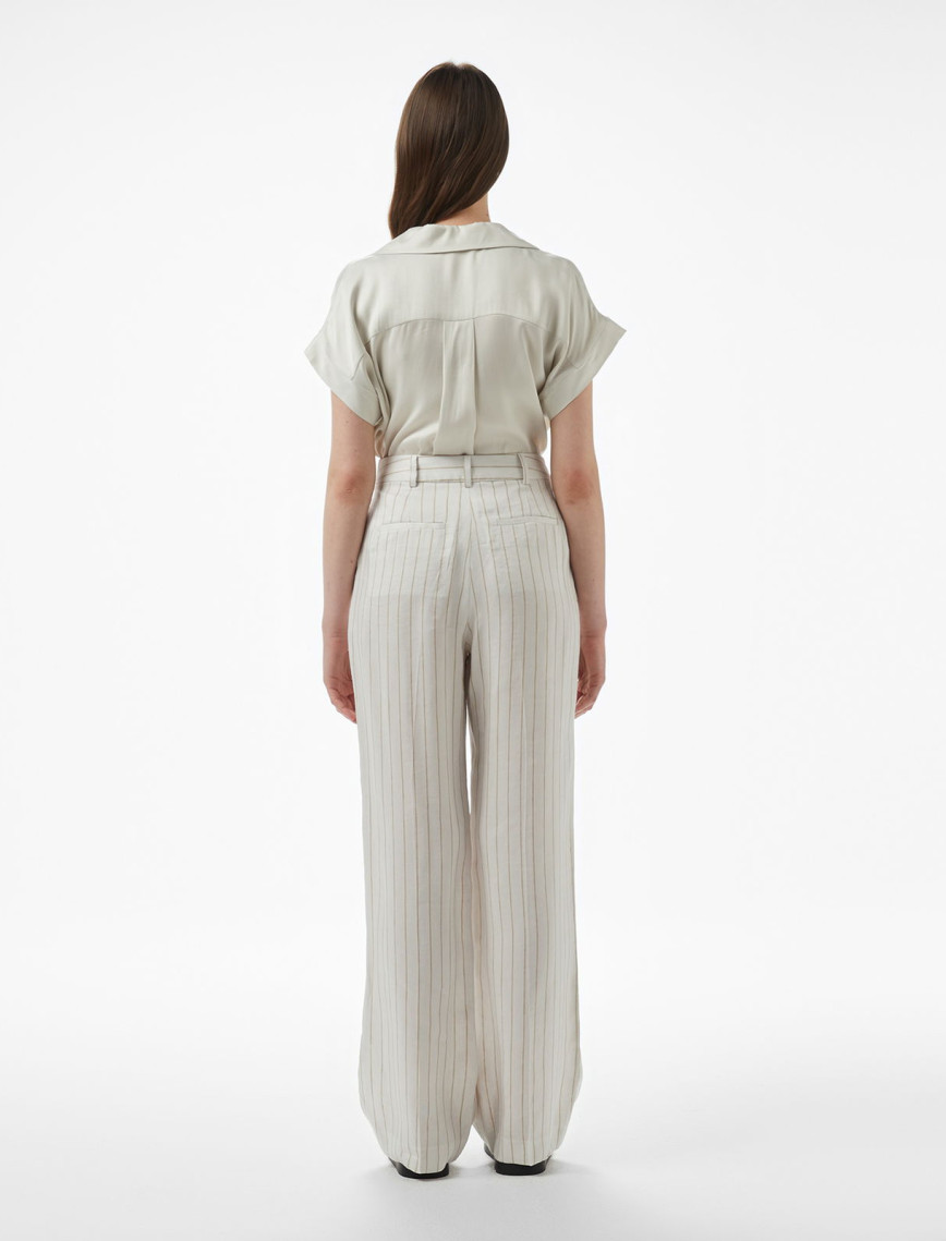 Brooks Brothers Metal Logolu Çift Pileli Çizgili Keten Kadın Krem Pantolon Brooks Brothers Metal Logolu Çift Pileli Çizgili Keten Kadın Krem Pantolon