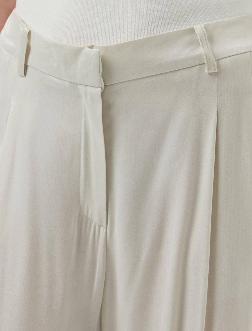 Brooks Brothers Çift Pileli Cupro Kadın Bej Pantolon Brooks Brothers Çift Pileli Cupro Kadın Bej Pantolon