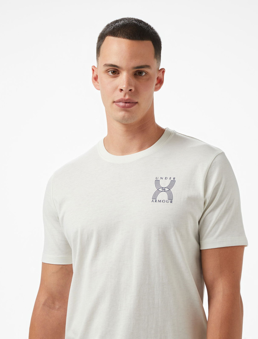 Under Armour Run 96 Beyaz Erkek T-Shirt Under Armour Run 96 Beyaz Erkek T-Shirt