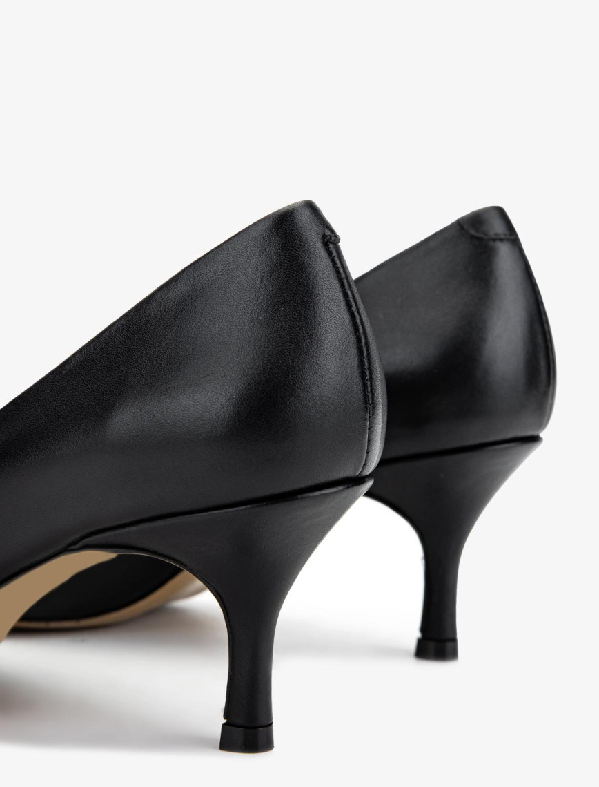 Valmenti Kadın Siyah Deri Topuklu Ayakkabı Valmenti Kadın Siyah Deri Topuklu Ayakkabı