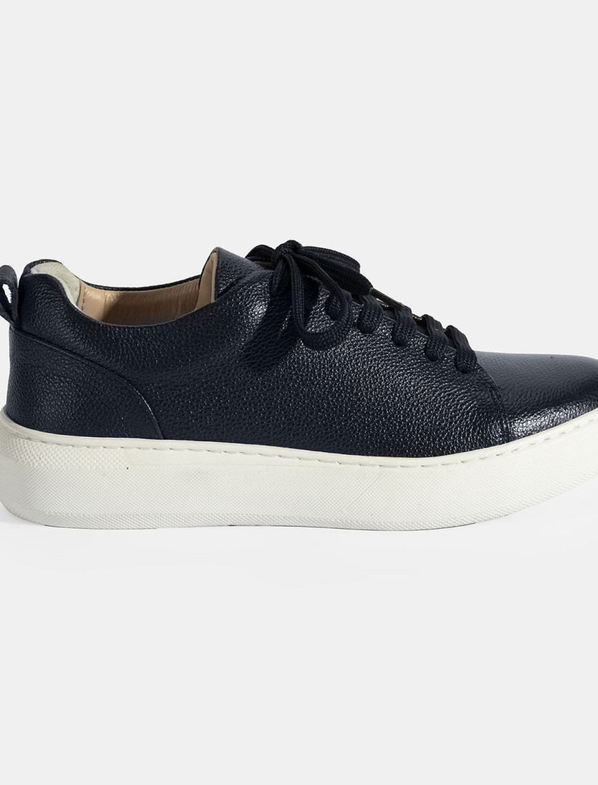 Kadın Siyah Bağcıklı Deri Günlük Ayakkabı Kadın Siyah Bağcıklı Deri Günlük Ayakkabı