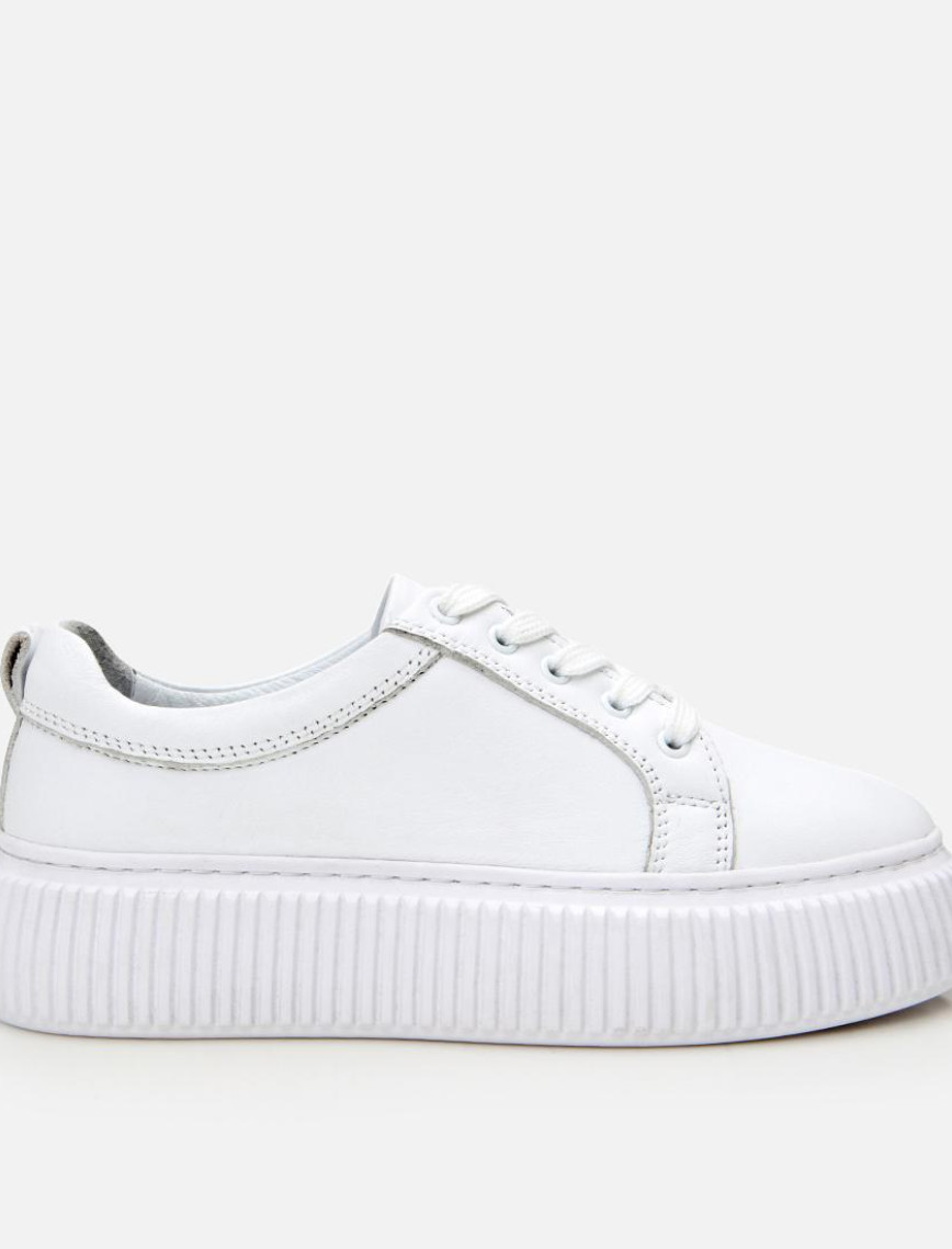 Kadın Deri Siyah Kalın Tabanlı Spor Ayakkabı Kadın Deri Siyah Kalın Tabanlı Spor Ayakkabı