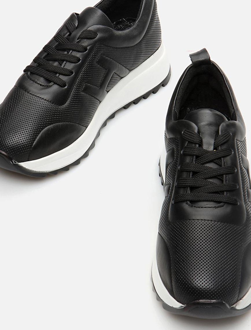 Kadın Deri Siyah Spor Ayakkabı Kadın Deri Siyah Spor Ayakkabı