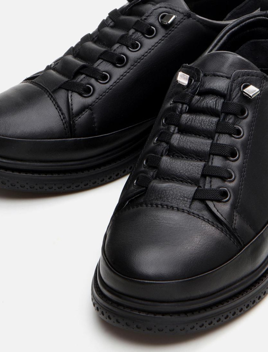 Kadın Deri Siyah Spor Ayakkabı Kadın Deri Siyah Spor Ayakkabı