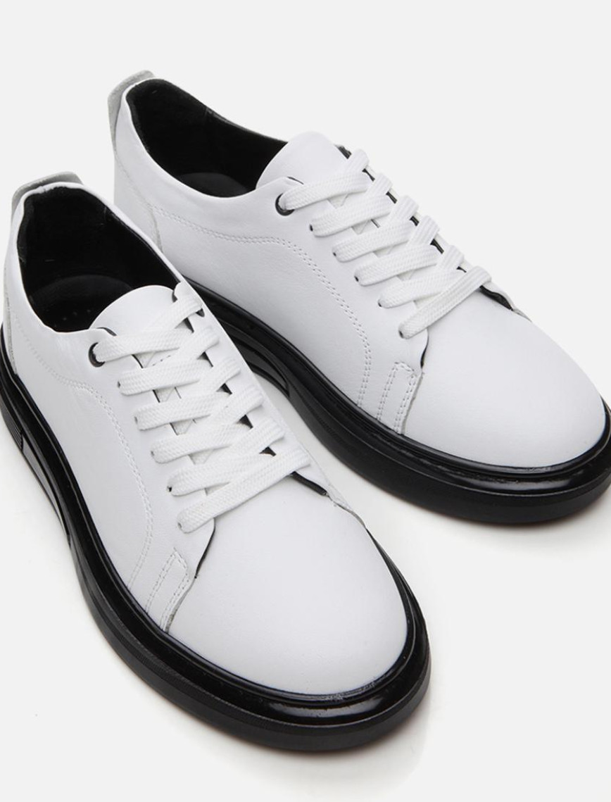 Kadın Deri Beyaz Spor Ayakkabı Kadın Deri Beyaz Spor Ayakkabı