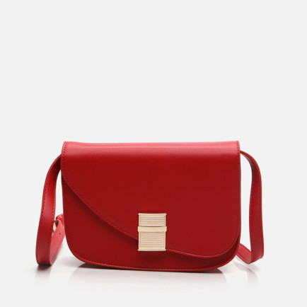 Kırmızı Kadın Omuz Çantası Kırmızı Kadın Omuz Çantası