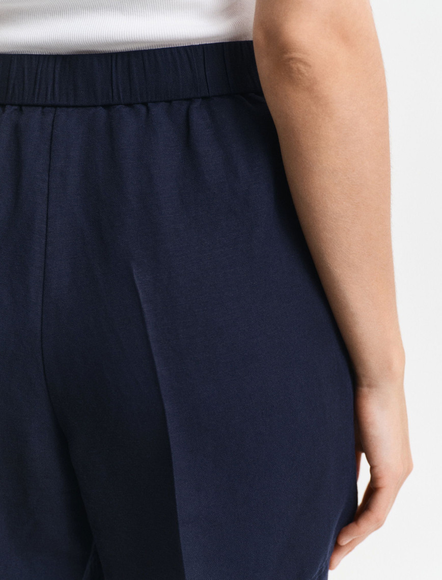 GANT Kadın Lacivert Relaxed Fit Keten Şort GANT Kadın Lacivert Relaxed Fit Keten Şort