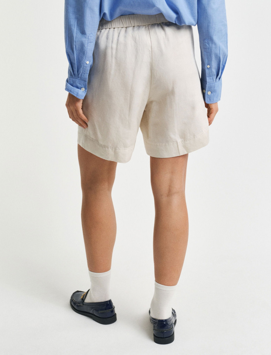 GANT Kadın Krem Relaxed Fit Keten Şort GANT Kadın Krem Relaxed Fit Keten Şort