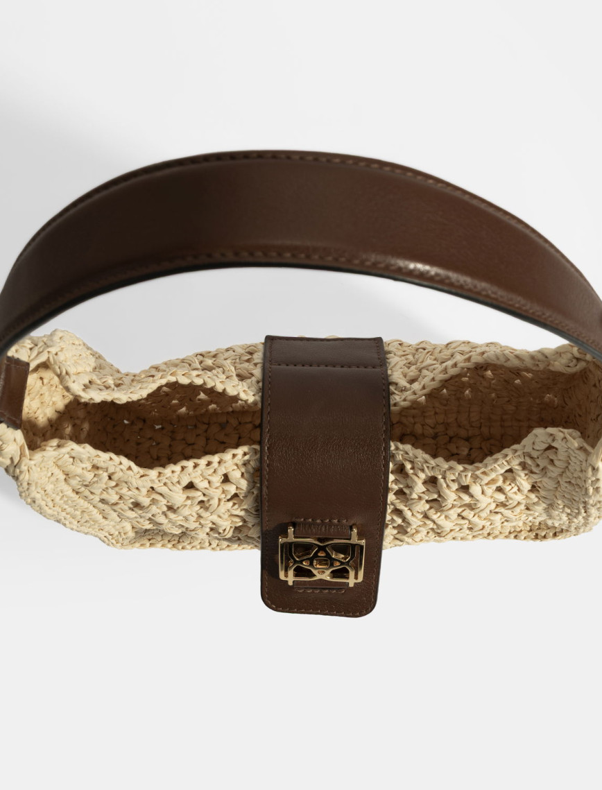 Kadın Bej Monogram Logolu Omuz Çantası Kadın Bej Monogram Logolu Omuz Çantası